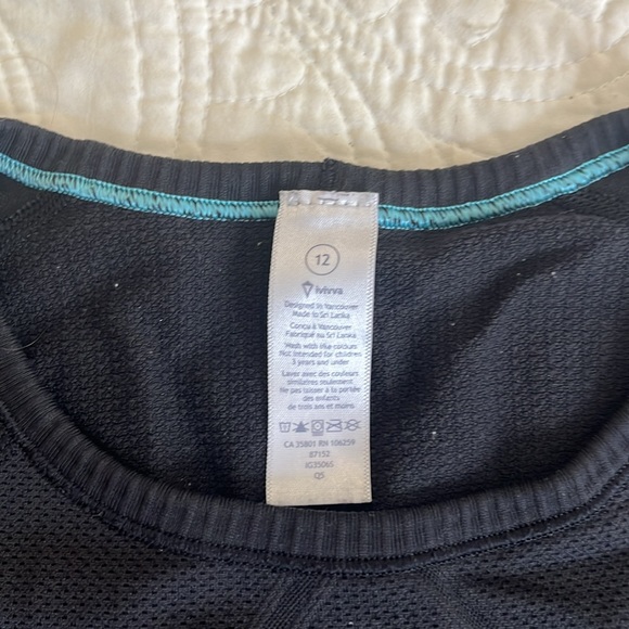 Black ivivva top - Picture 2 of 4